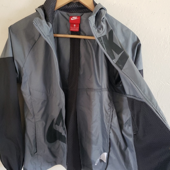 🧥 Nike Sportswear Windbreaker Kids Unisex Jacket - Picture 5 of 9